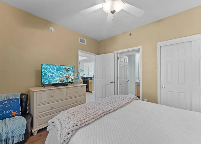 5-star Gulf Front With Amenities Apartment