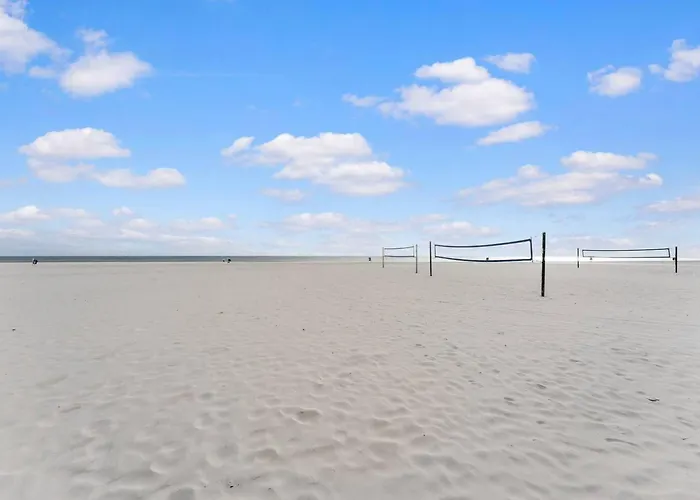 5-star Gulf Front With Amenities Apartment